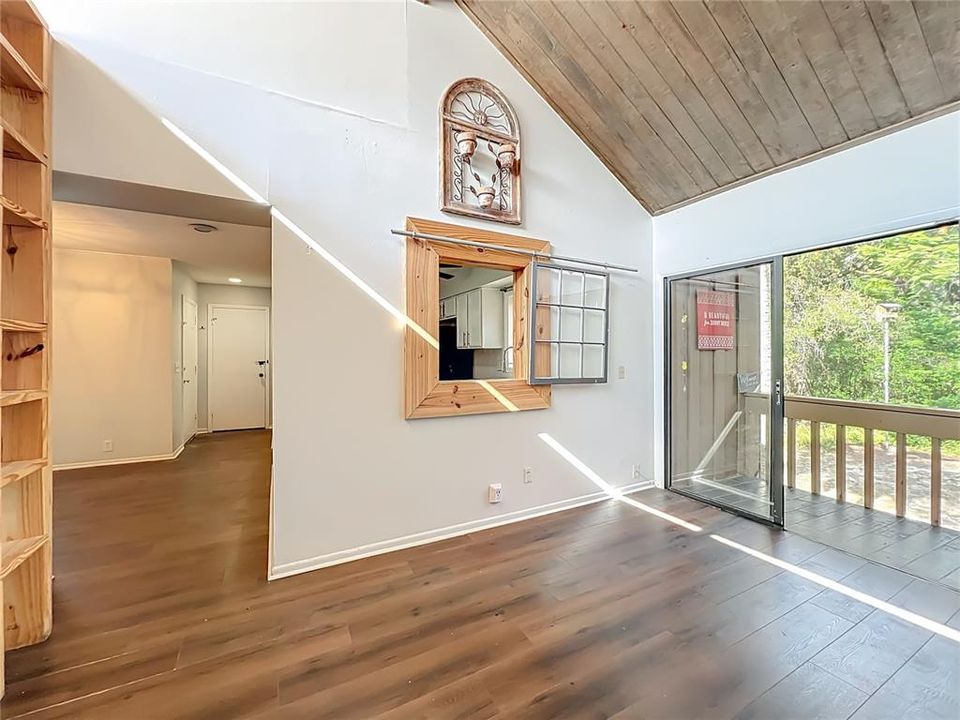 For Sale: $190,000 (2 beds, 2 baths, 1143 Square Feet)