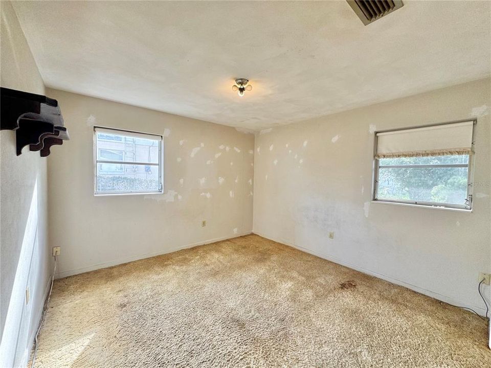 For Sale: $190,000 (3 beds, 1 baths, 1435 Square Feet)