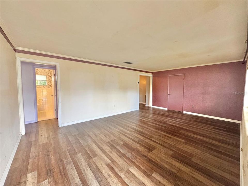 For Sale: $190,000 (3 beds, 1 baths, 1435 Square Feet)