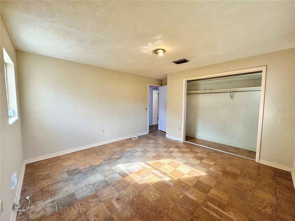 For Sale: $190,000 (3 beds, 1 baths, 1435 Square Feet)