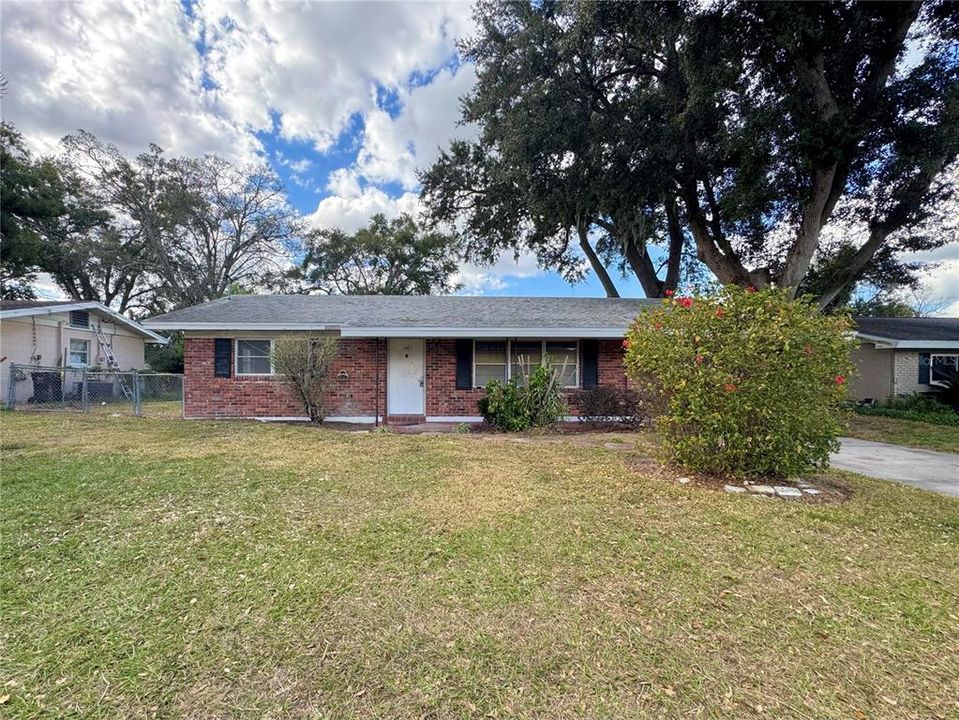 For Sale: $190,000 (3 beds, 1 baths, 1435 Square Feet)