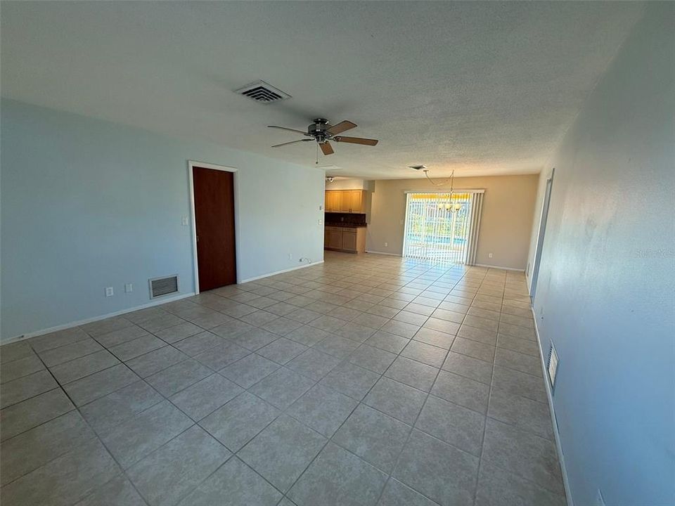 For Rent: $2,300 (2 beds, 2 baths, 1494 Square Feet)