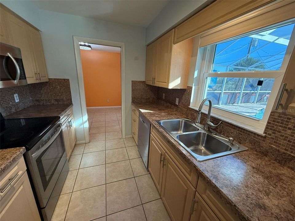 For Rent: $2,300 (2 beds, 2 baths, 1494 Square Feet)