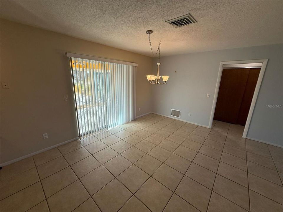 For Rent: $2,300 (2 beds, 2 baths, 1494 Square Feet)