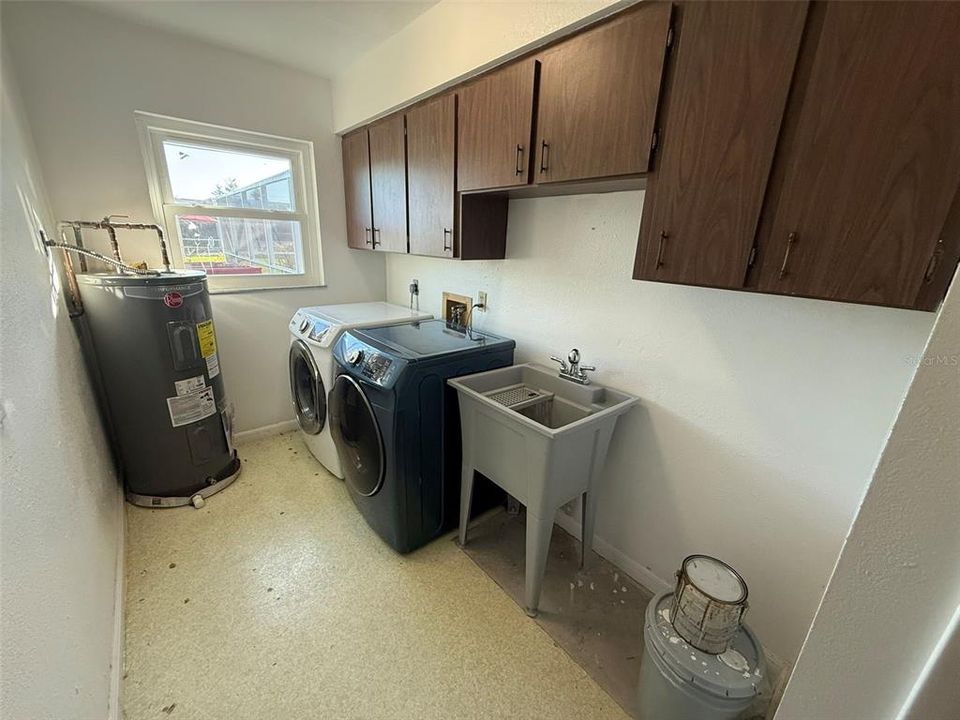 For Rent: $2,300 (2 beds, 2 baths, 1494 Square Feet)