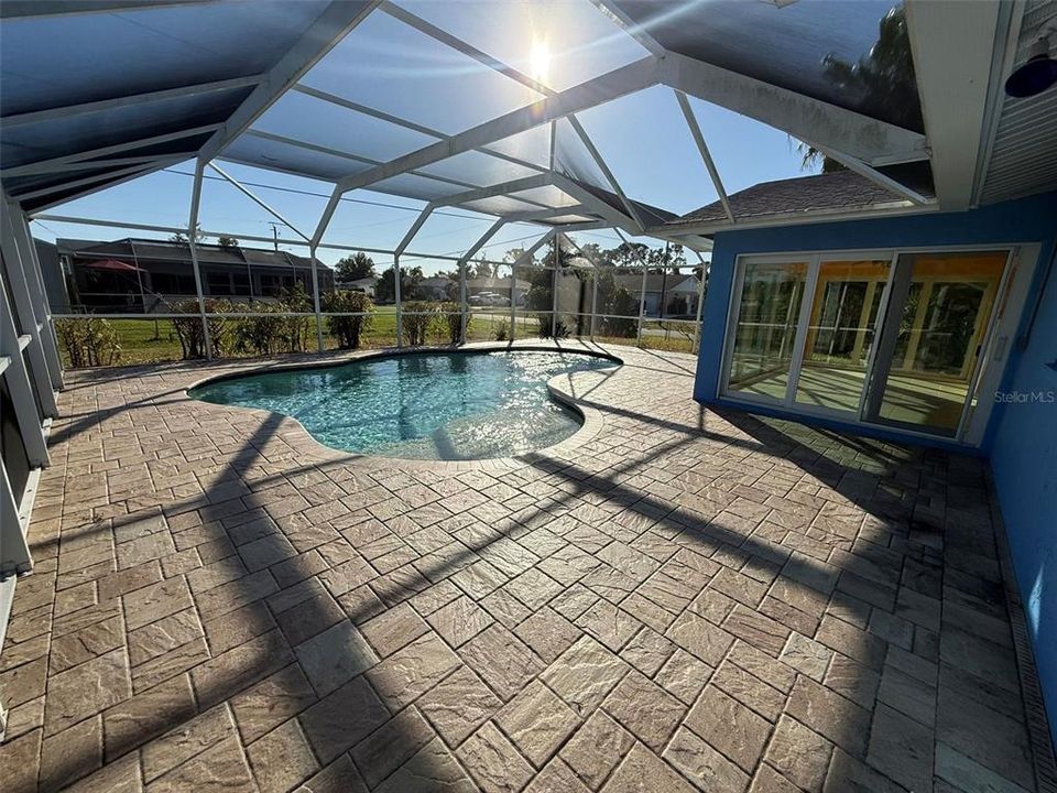 For Rent: $2,300 (2 beds, 2 baths, 1494 Square Feet)