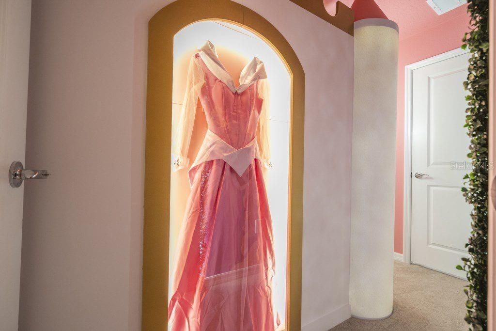 待售: $599,900 (5 贝兹, 4 浴室, 2293 平方英尺)