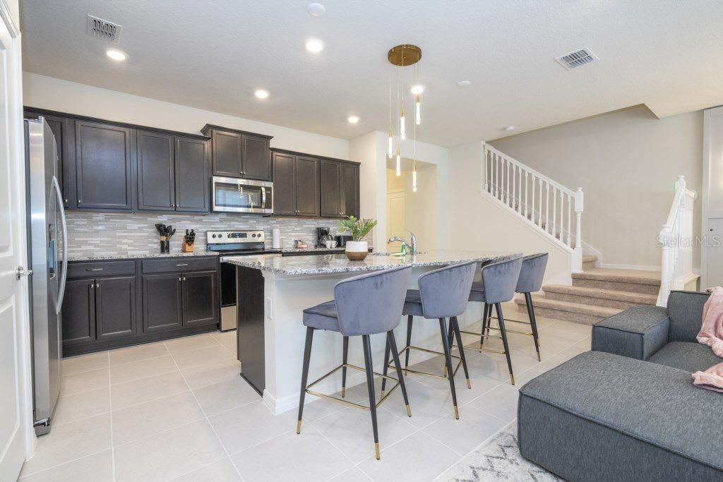 待售: $599,900 (5 贝兹, 4 浴室, 2293 平方英尺)