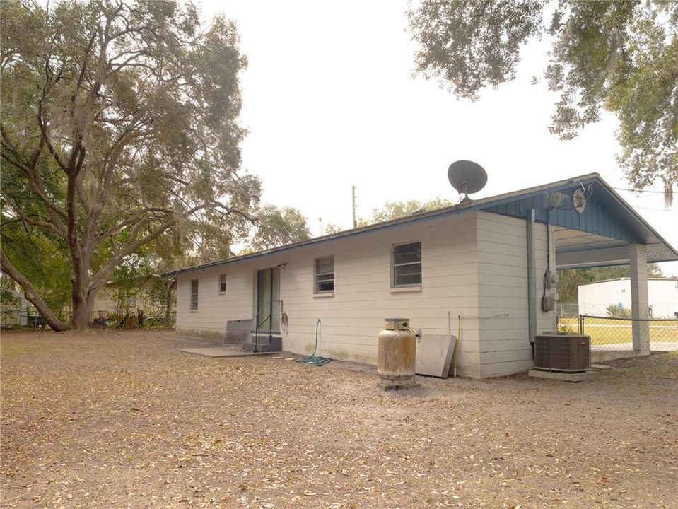 待售: $179,000 (3 贝兹, 1 浴室, 1056 平方英尺)