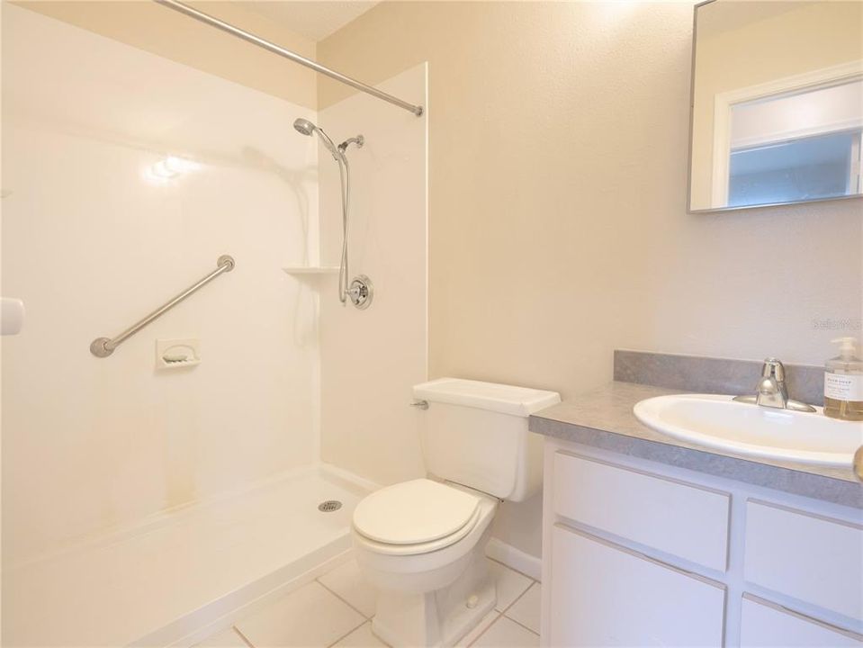 待售: $179,000 (3 贝兹, 1 浴室, 1056 平方英尺)