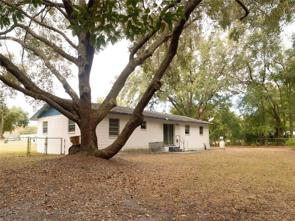 待售: $179,000 (3 贝兹, 1 浴室, 1056 平方英尺)