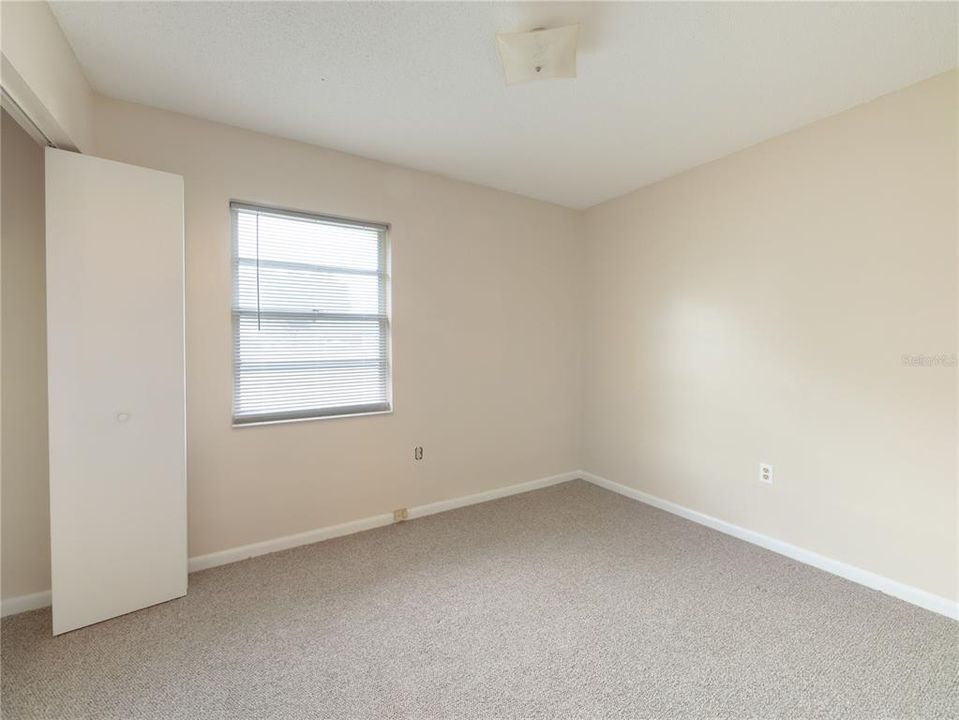 待售: $179,000 (3 贝兹, 1 浴室, 1056 平方英尺)