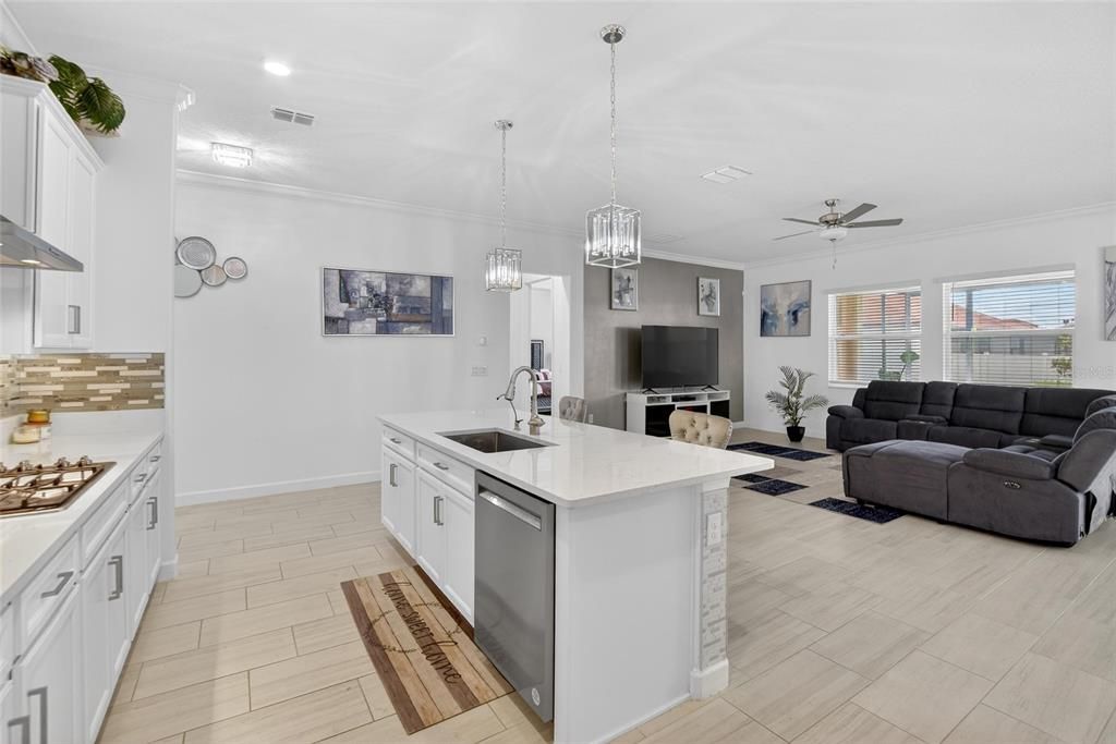 На продажу: $475,000 (2 спален, 2 ванн, 2328 Квадратных фут)