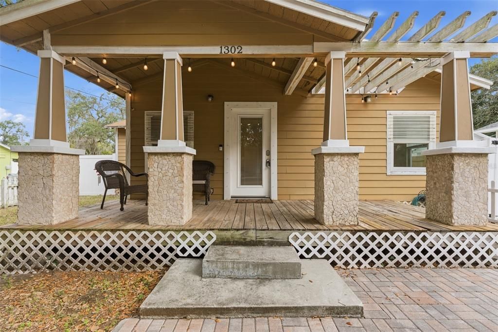 For Rent: $1,850 (2 beds, 2 baths, 792 Square Feet)