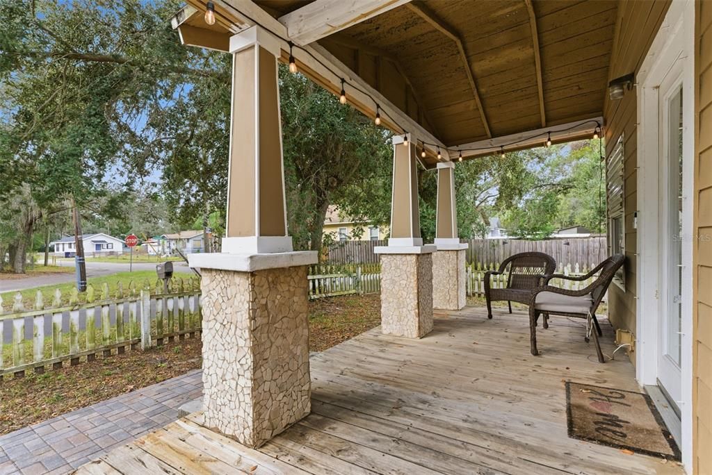 For Rent: $1,850 (2 beds, 2 baths, 792 Square Feet)