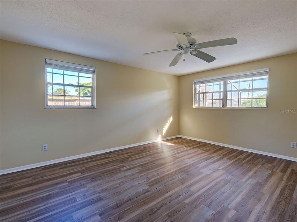 En Venta: $317,000 (3 camas, 2 baños, 1544 Pies cuadrados)