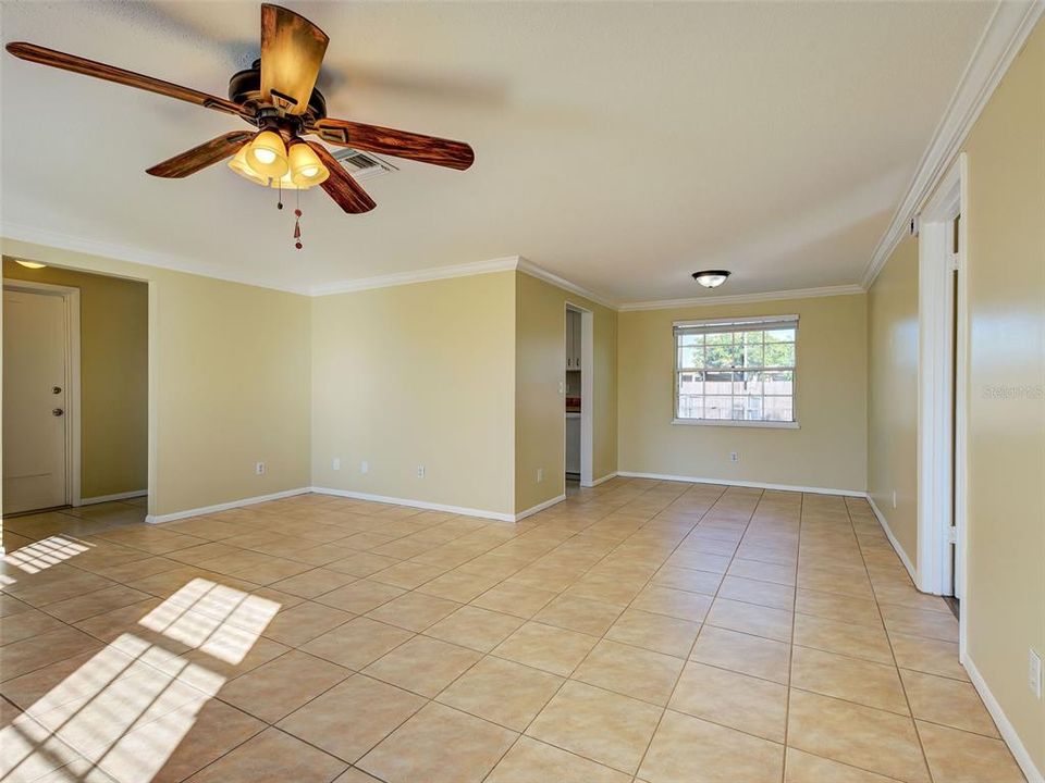 En Venta: $317,000 (3 camas, 2 baños, 1544 Pies cuadrados)