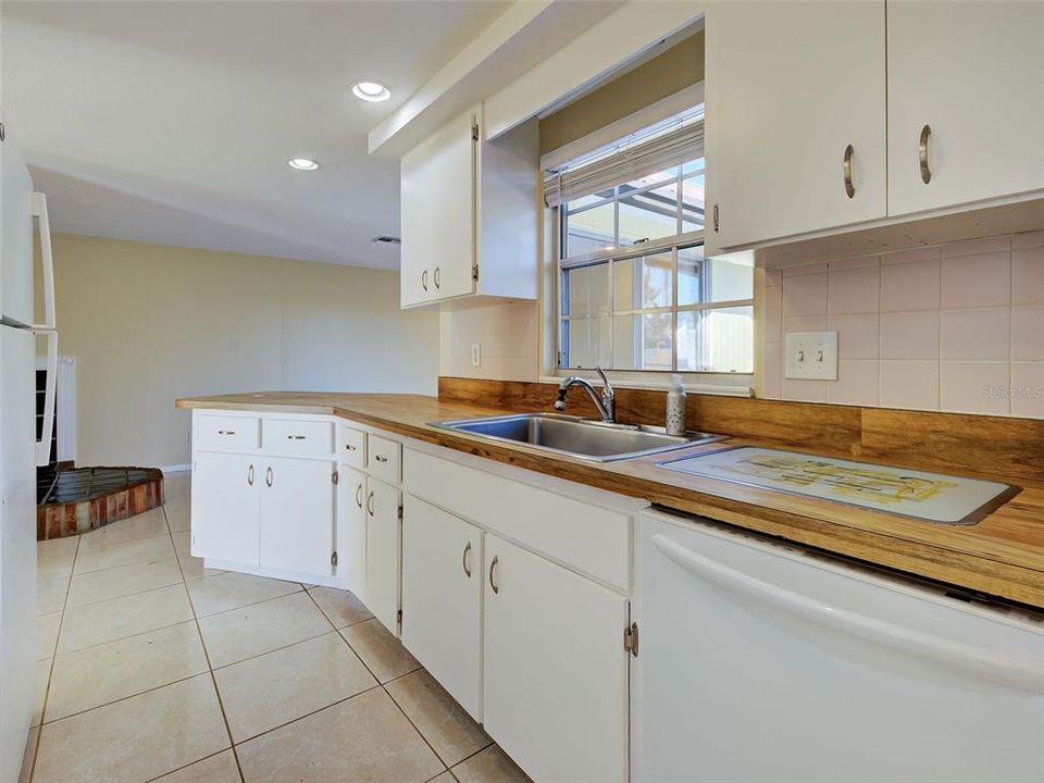 En Venta: $317,000 (3 camas, 2 baños, 1544 Pies cuadrados)