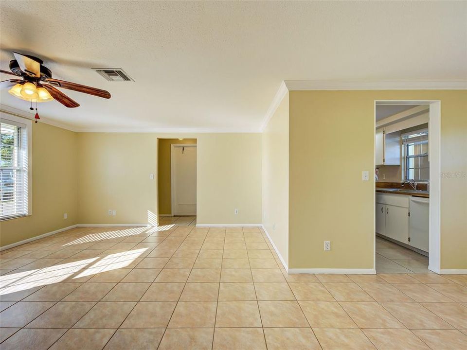 En Venta: $317,000 (3 camas, 2 baños, 1544 Pies cuadrados)