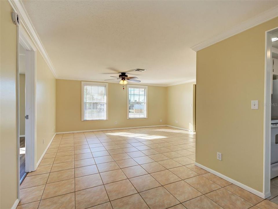 En Venta: $317,000 (3 camas, 2 baños, 1544 Pies cuadrados)