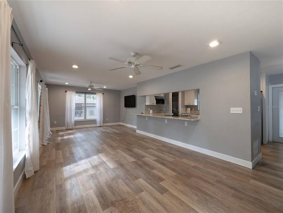 待售: $269,000 (3 贝兹, 1 浴室, 1344 平方英尺)