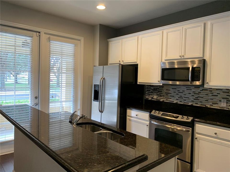 出租: $2,500 (3 贝兹, 2 浴室, 1644 平方英尺)