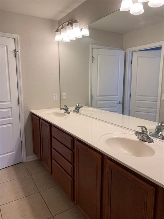 出租: $2,500 (3 贝兹, 2 浴室, 1644 平方英尺)