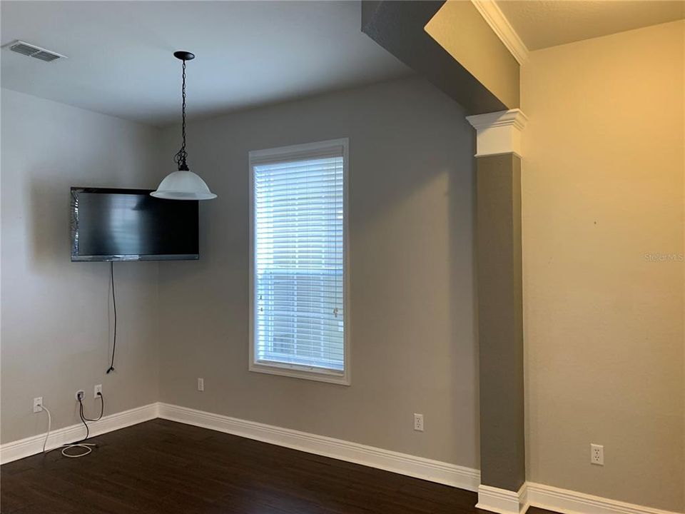 出租: $2,500 (3 贝兹, 2 浴室, 1644 平方英尺)