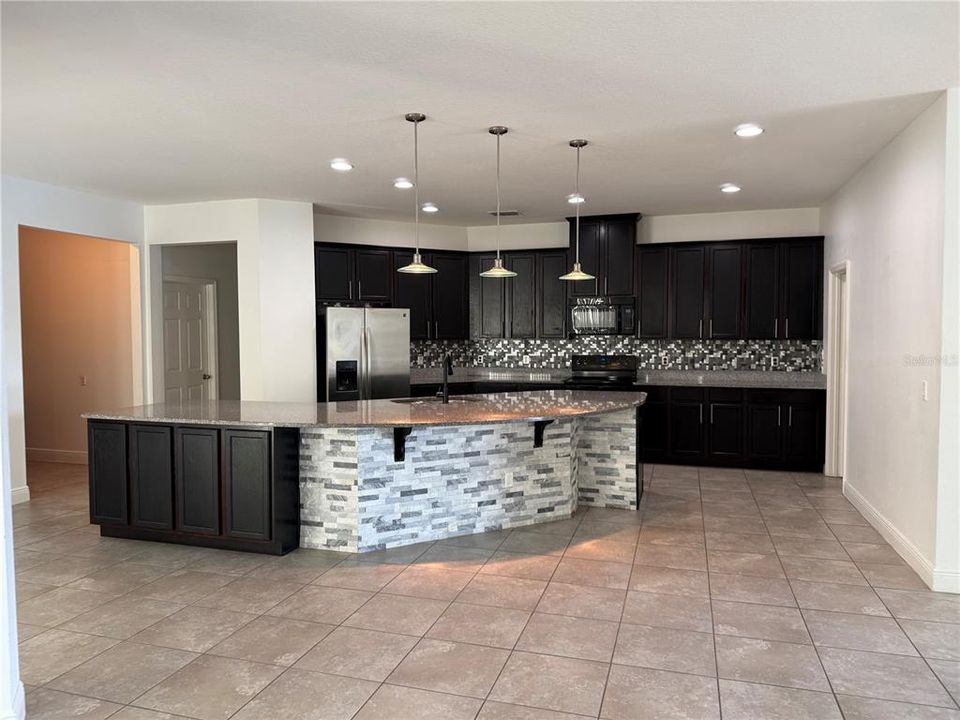 На продажу: $565,000 (4 спален, 3 ванн, 2784 Квадратных фут)