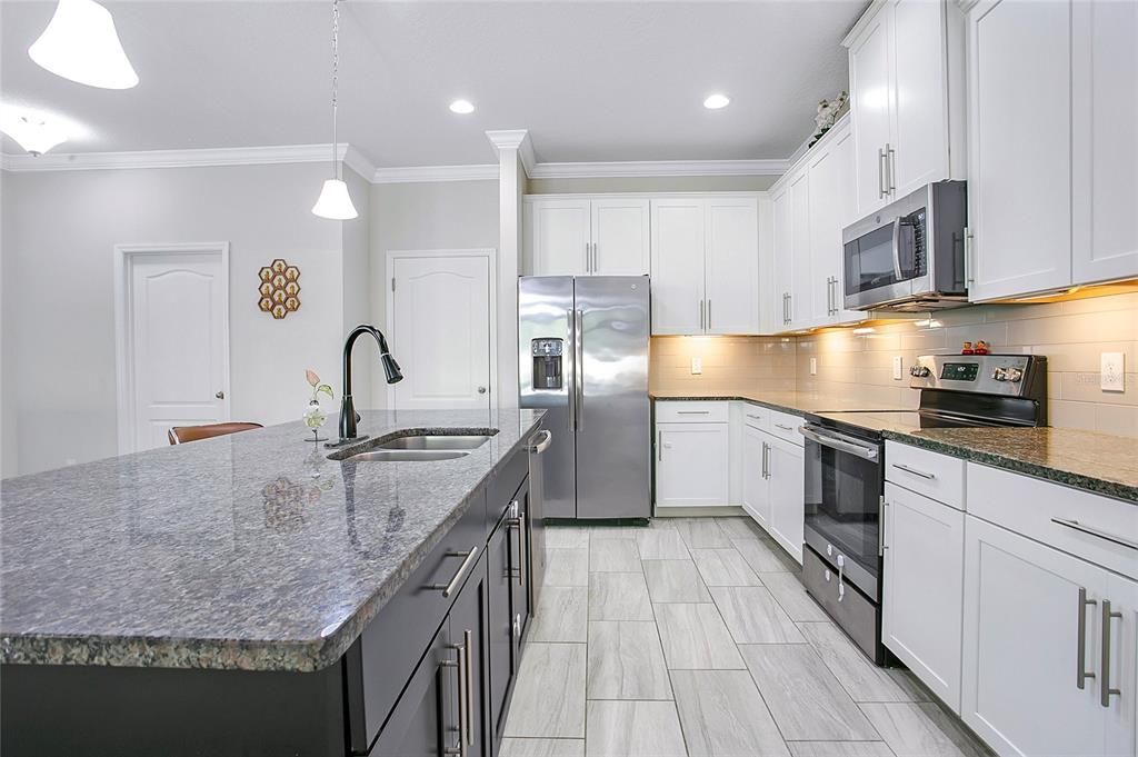 На продажу: $395,000 (3 спален, 2 ванн, 1787 Квадратных фут)