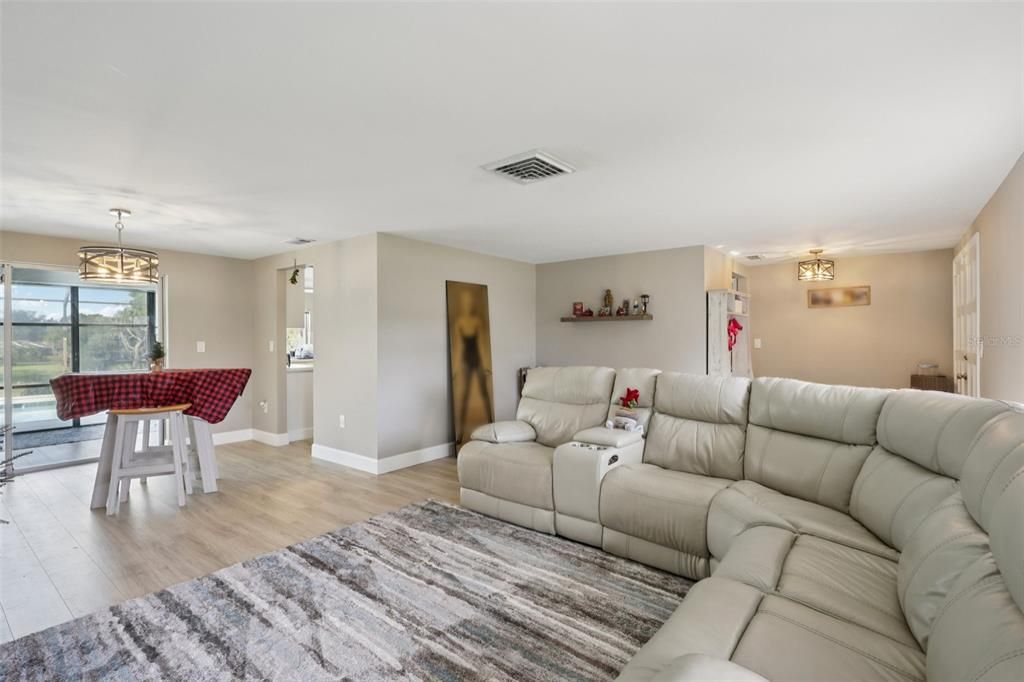 For Sale: $350,000 (3 beds, 2 baths, 1873 Square Feet)