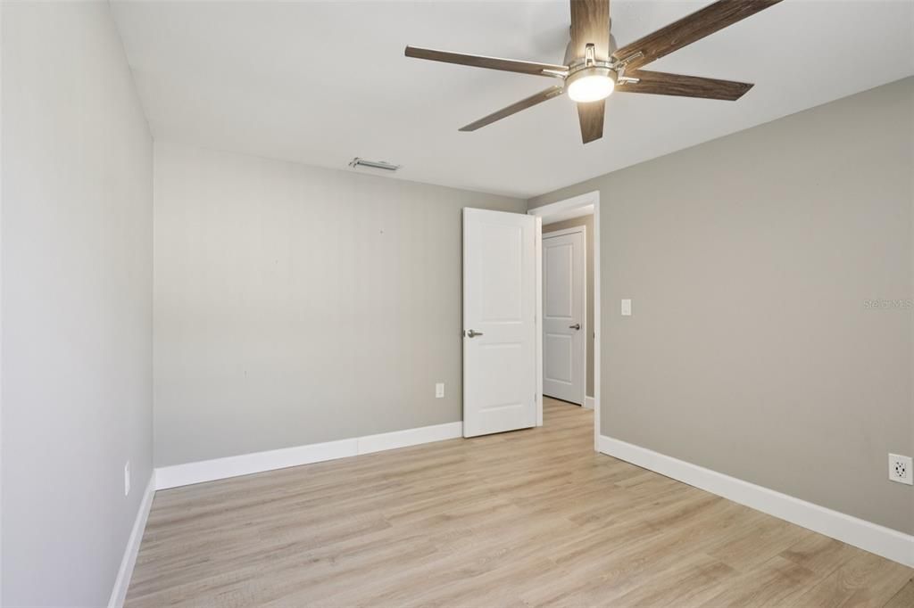 For Sale: $350,000 (3 beds, 2 baths, 1873 Square Feet)