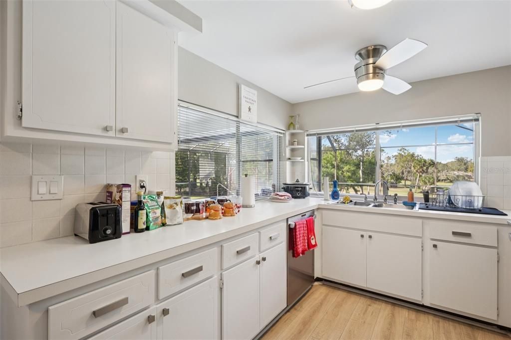 For Sale: $350,000 (3 beds, 2 baths, 1873 Square Feet)