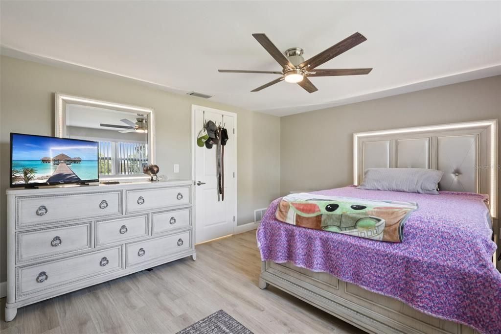 For Sale: $350,000 (3 beds, 2 baths, 1873 Square Feet)