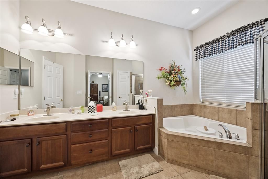 For Sale: $625,000 (4 beds, 3 baths, 2406 Square Feet)