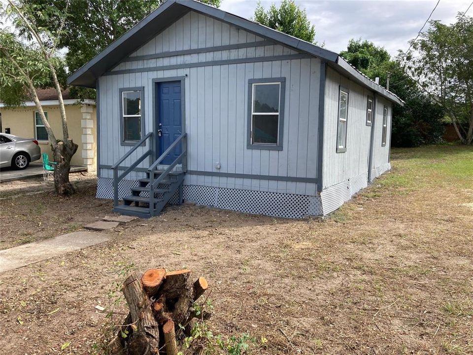 For Rent: $800 (2 beds, 1 baths, 600 Square Feet)