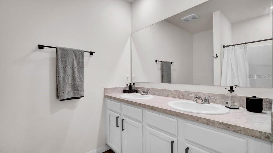 出租: $2,400 (3 贝兹, 2 浴室, 1501 平方英尺)