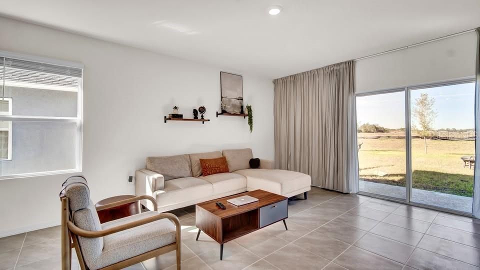 出租: $2,400 (3 贝兹, 2 浴室, 1501 平方英尺)