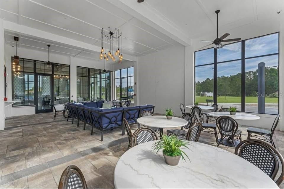 出租: $2,400 (3 贝兹, 2 浴室, 1501 平方英尺)