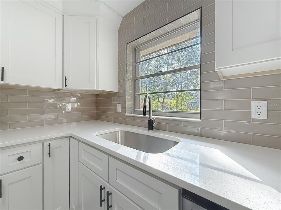 En Venta: $295,000 (3 camas, 2 baños, 1346 Pies cuadrados)