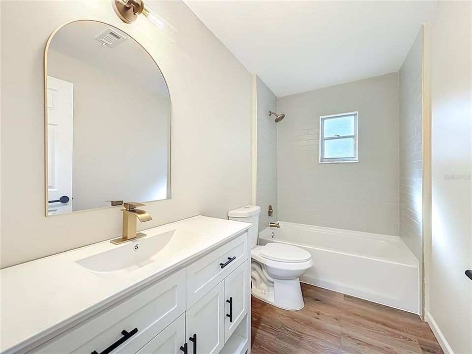 En Venta: $295,000 (3 camas, 2 baños, 1346 Pies cuadrados)