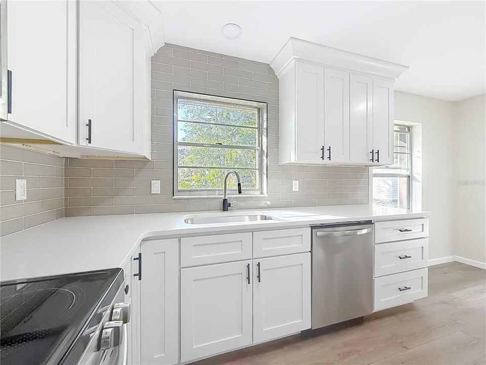 En Venta: $295,000 (3 camas, 2 baños, 1346 Pies cuadrados)