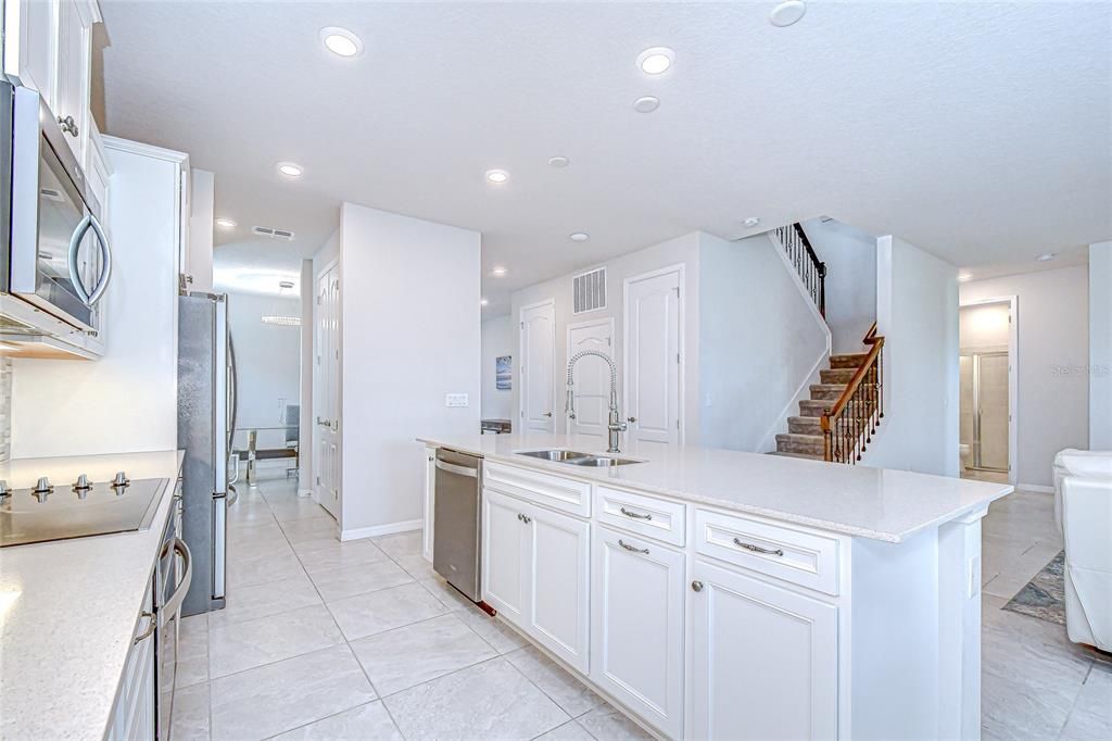 For Rent: $3,500 (5 beds, 4 baths, 3245 Square Feet)