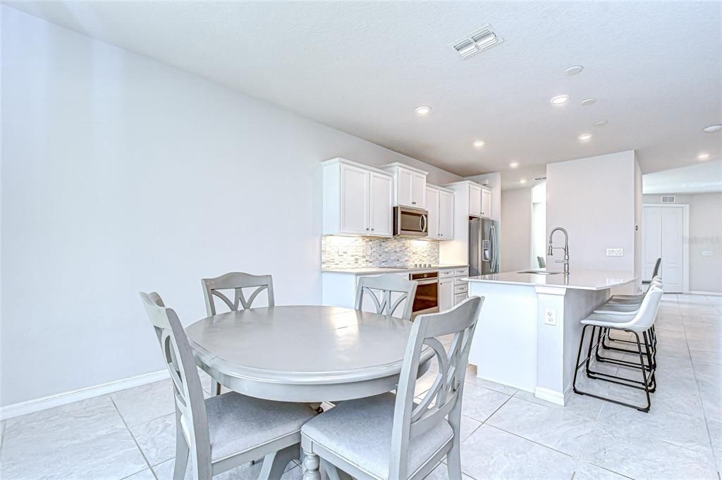 For Rent: $3,500 (5 beds, 4 baths, 3245 Square Feet)