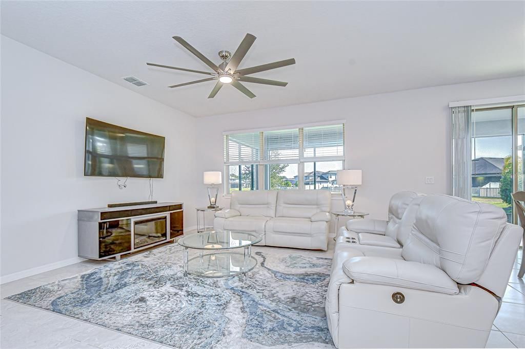 For Rent: $3,500 (5 beds, 4 baths, 3245 Square Feet)