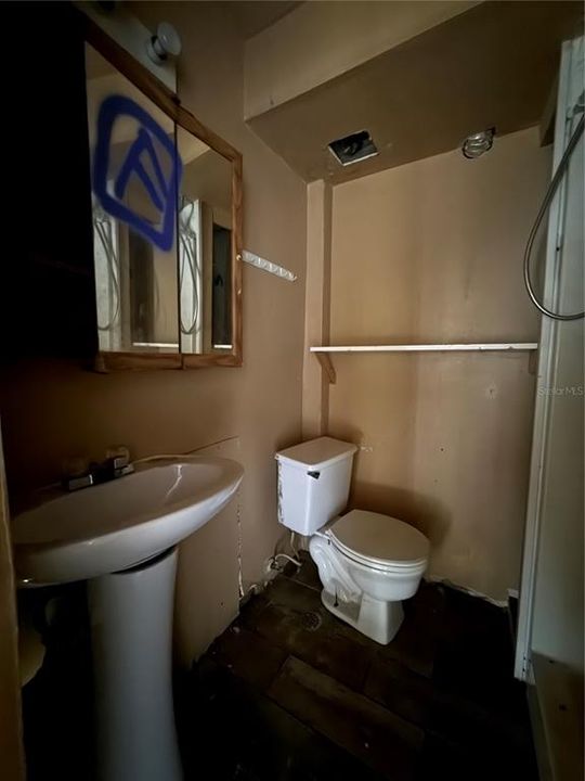 For Sale: $115,000 (3 beds, 3 baths, 1184 Square Feet)