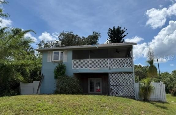 For Sale: $115,000 (3 beds, 3 baths, 1184 Square Feet)