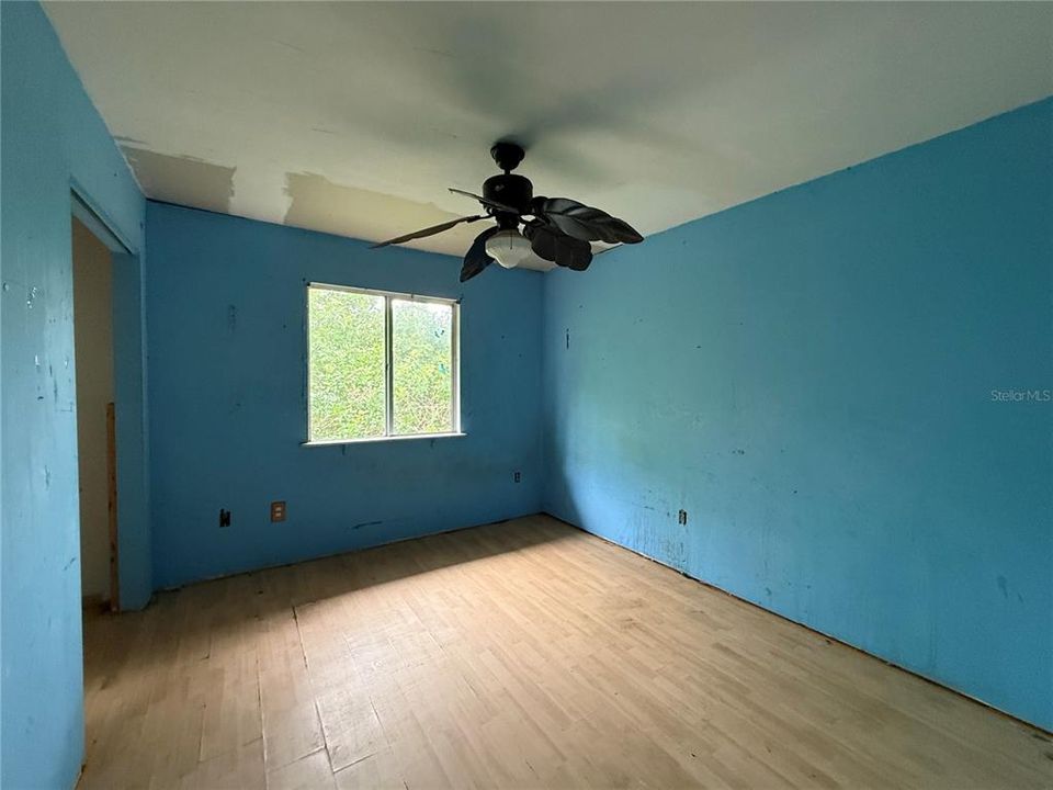 For Sale: $115,000 (3 beds, 3 baths, 1184 Square Feet)