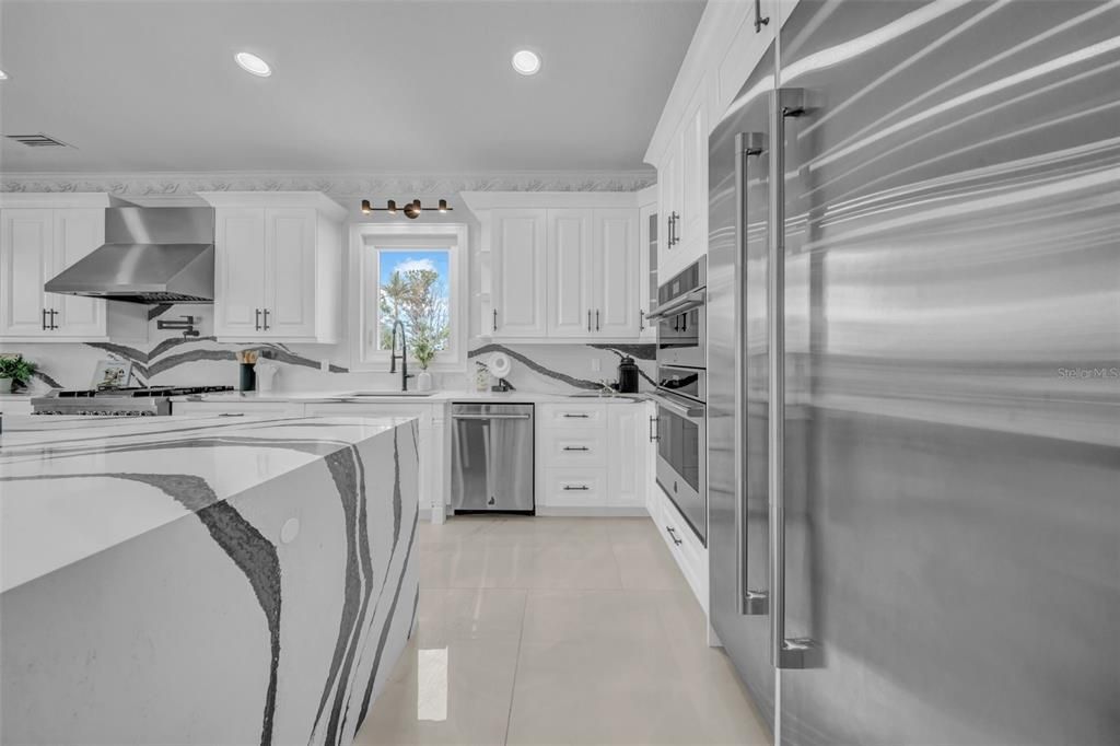 En Venta: $3,899,999 (5 camas, 4 baños, 5798 Pies cuadrados)