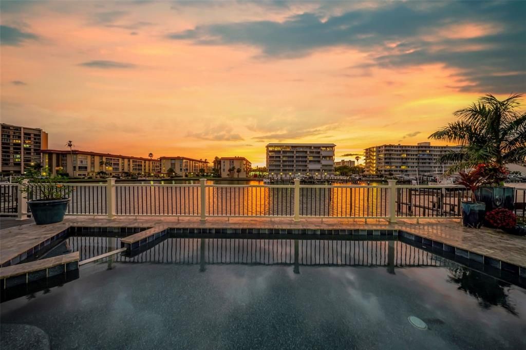 En Venta: $3,899,999 (5 camas, 4 baños, 5798 Pies cuadrados)